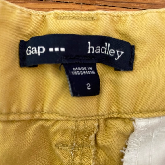 Gap Mustard Shorts - Picture 6 of 10